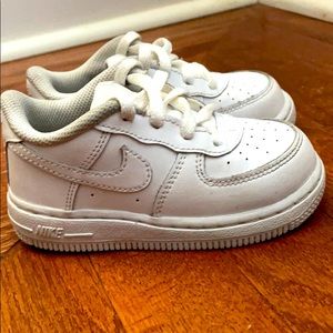 Toddler White Nike Air Force 1 size 7